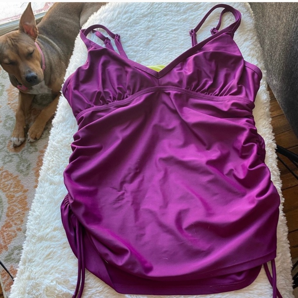 Athleta swimsuit top